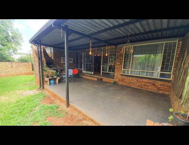 4 BEDROOM HOUSE FOR SALE IN DORANDIA